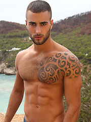 Damien Crosse and Will Helm love each other at the nature