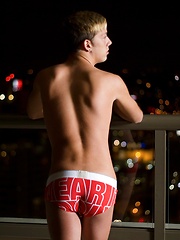 Sweet boy Luke Allen is back with an intimate stroking session