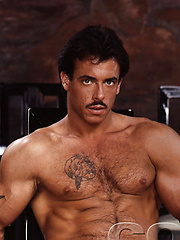 Muscle man posing naked