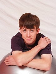 Kir undress his clothes and demonstrates young slim body